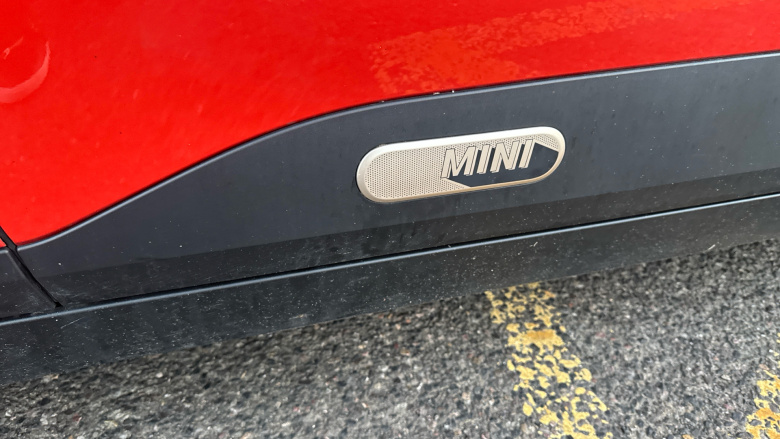 MINI Aceman 160kW SE Classic 54kWh 5dr Auto Electric Hatchback